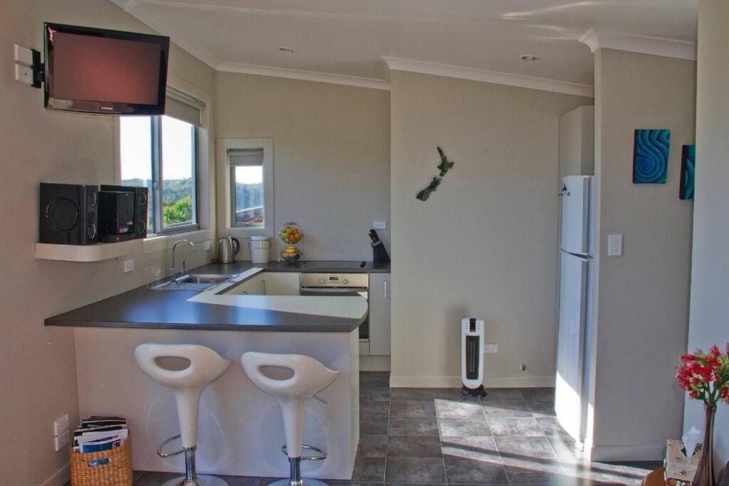 Orca Lodge Raglan Eksteriør bilde